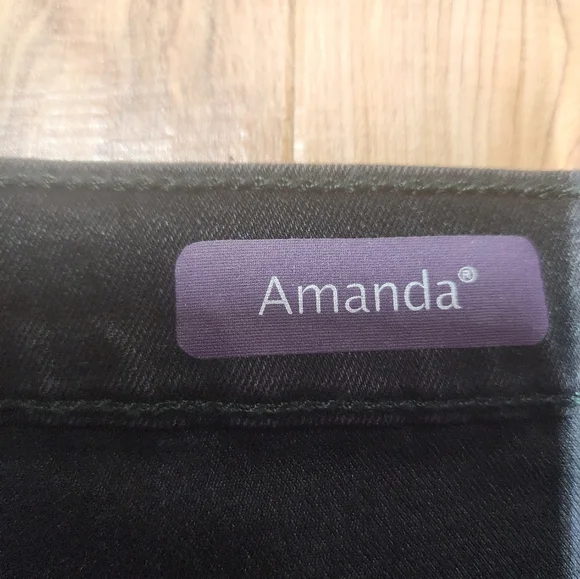 Gloria Vanderbilt Amanda Embellished Jeans – Size 16 Inseam 29" - Picture 4 of 5